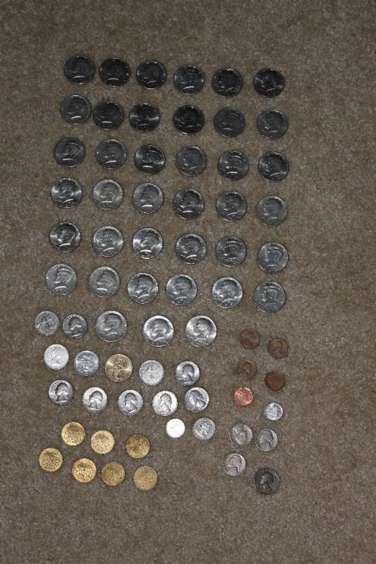 lot 103 image: Loose collectible coin collection. Please ins...
