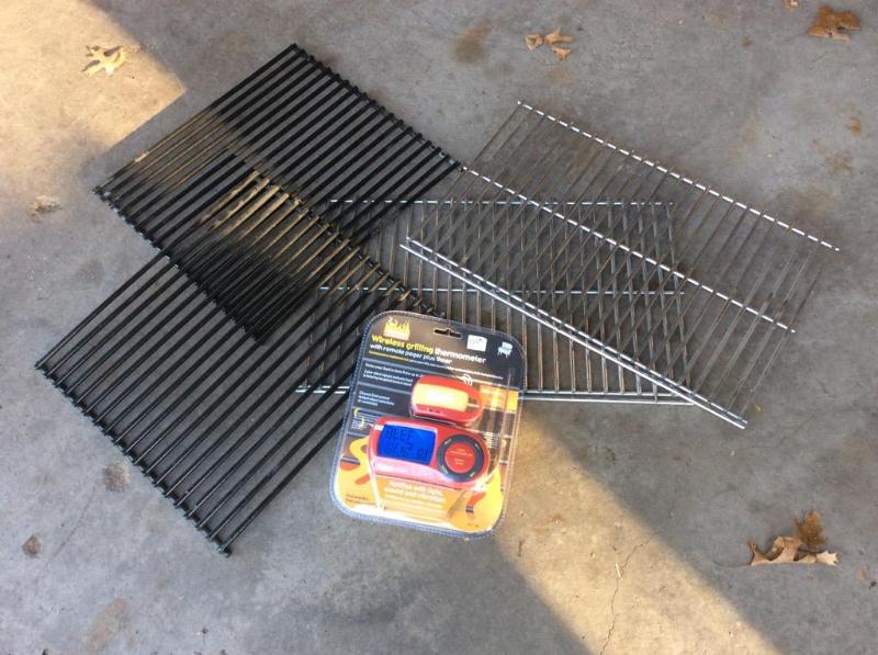 lot 105A image: Grilling thermometer and grates