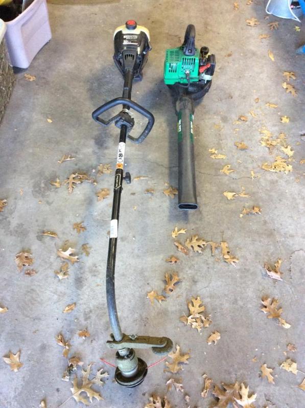 lot 106 image: Leaf blower and weed wacker