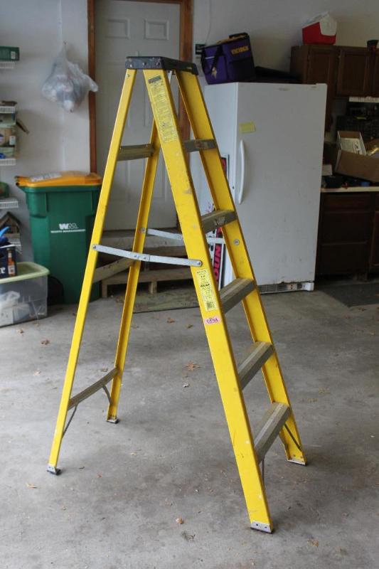 lot 117 image: Keller Model 776 Step Ladder....