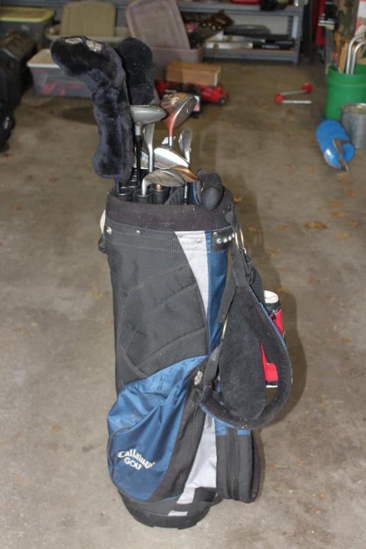 lot 119 image: Golf bag with clubs include Callaway Big Bert...