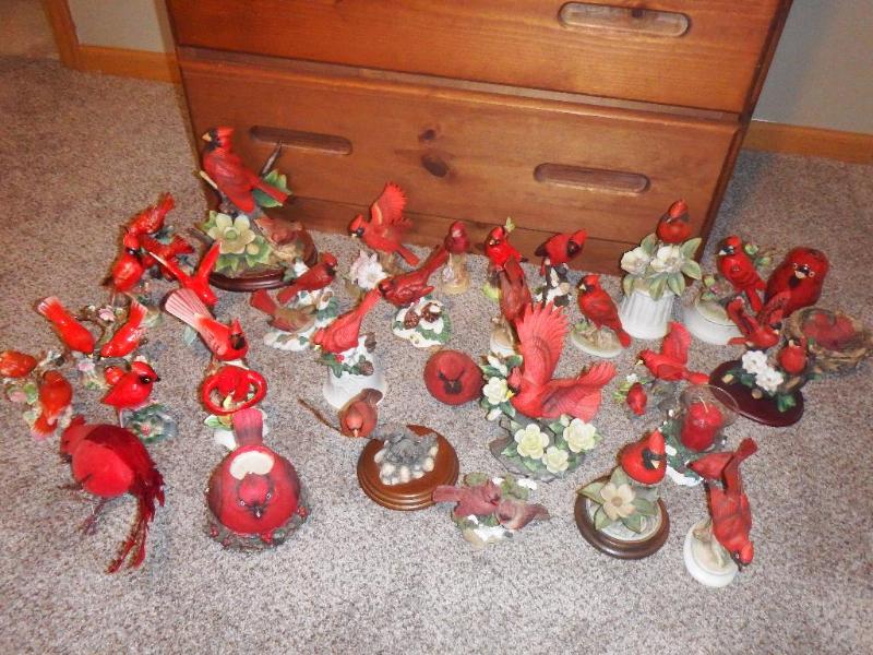 lot 158 image: Huge collection of porcelain cardinals. Pleas...