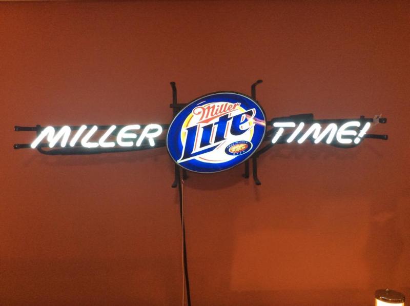 lot 16 image: Miller Lite Neon Light Bar Sign