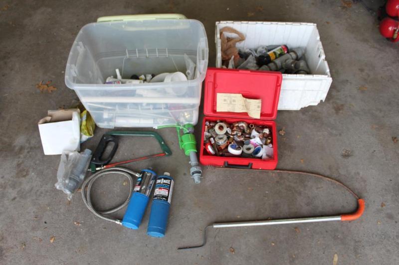 lot 160 image: tubs of miscellaneous plumbing accessories. P...