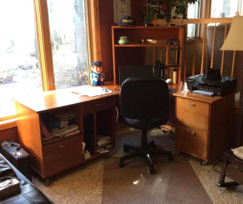 lot 29 image: Hard Wood Corner Work Desk with File Cabinet and Swivel Office Chair
