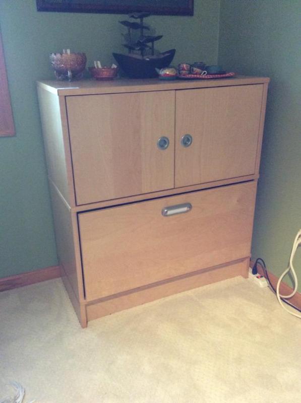 lot 33 image: Approx 33&quotl x 16.5&quotw x 37&quoth...