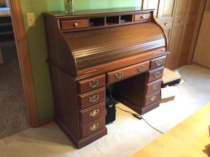 lot 38 image: Roll top Desk