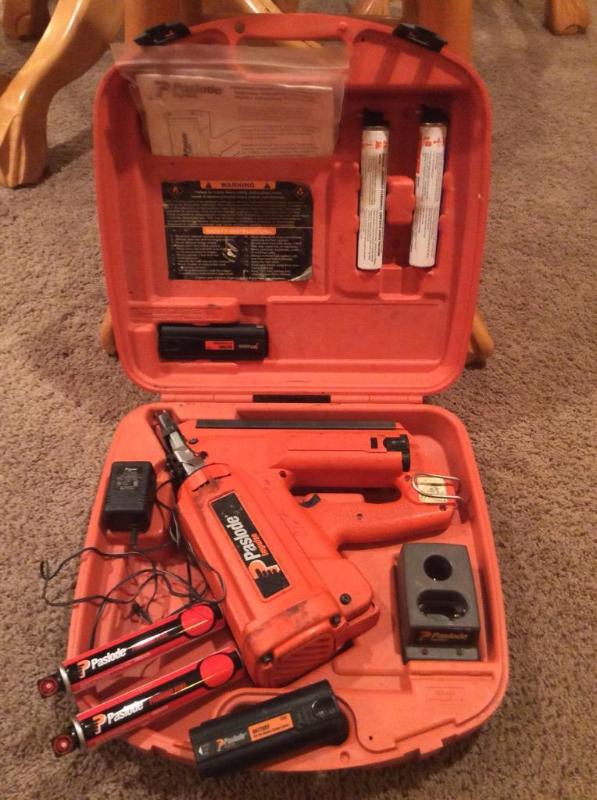 lot 44 image: Professional Contractors Cordless Framing Nail Gun & Case plus Extras - Paslode Impulse Brand
