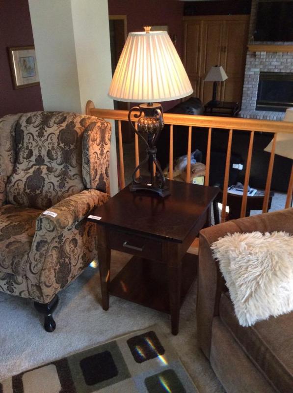 lot 49 image: Table and lamp