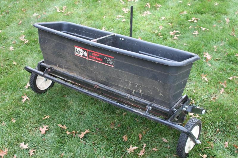 lot 58 image: Pull Behind Agri-Fab Drop Spreader 175...