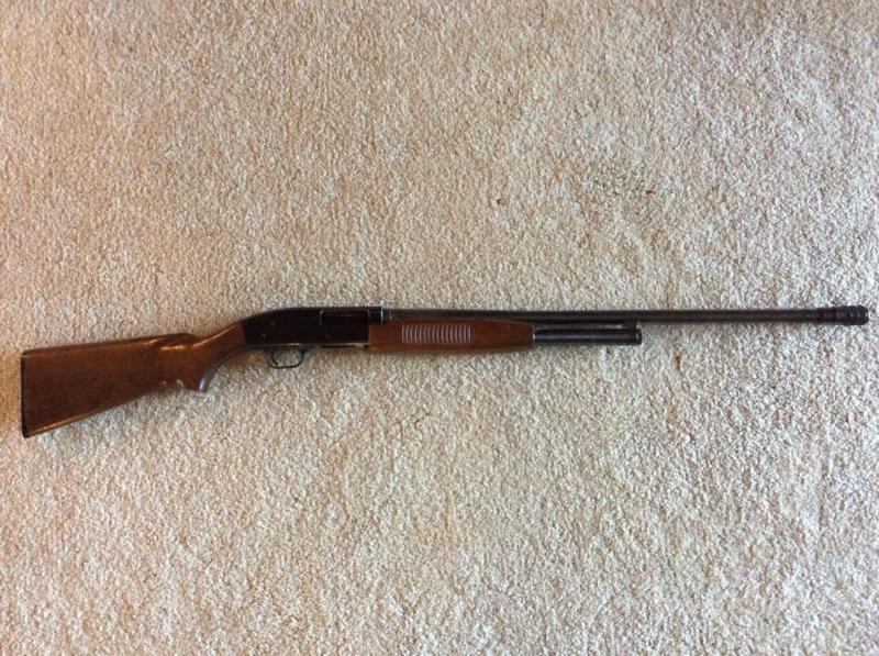 lot 6C image: 12 Gauge Pump Action Western Field Shotgun w...