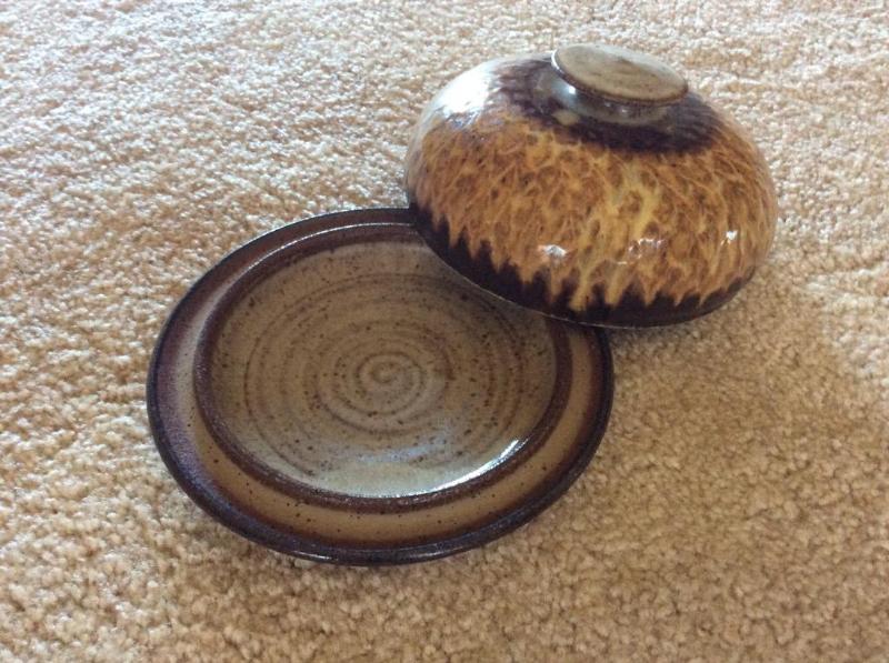 lot 70 image: Pottery butter dish with dome shaped lid. Ple...