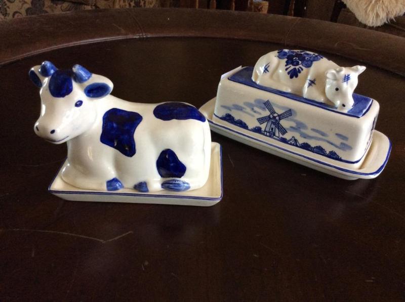 lot 77 image: Delft Hand painted covered butter dish with C...