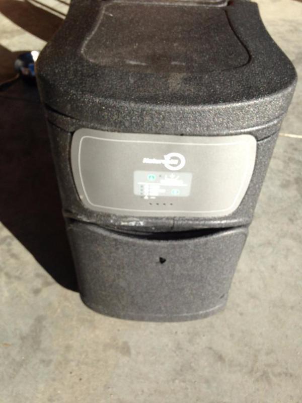 Indooroutdoor automatic composter