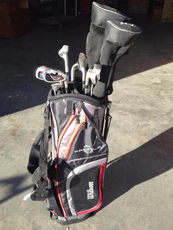 Brand New Wilson golf clubs and bag