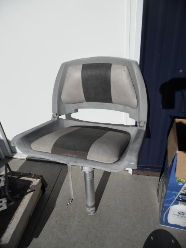 Boat seat