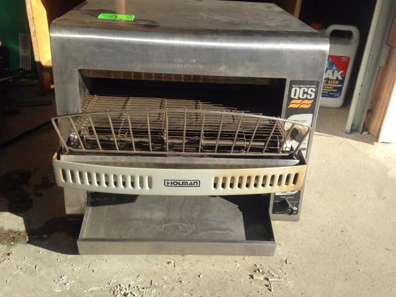 Conveyor toaster oven