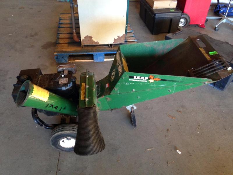 Mighty Mac Leaf Wood Shredder and Chipper
