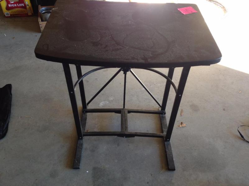 Laptop stand