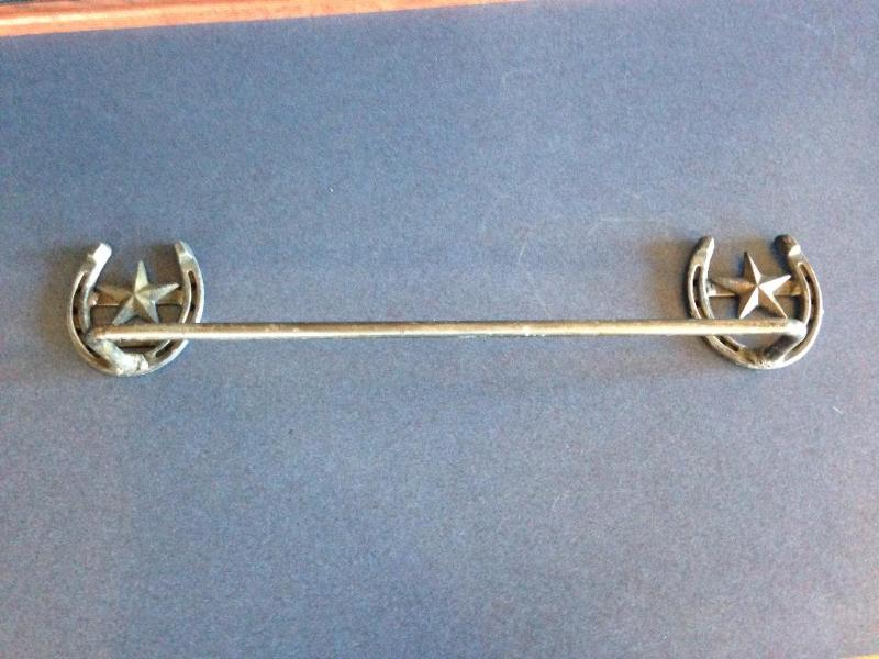 Horse shoe towel bar