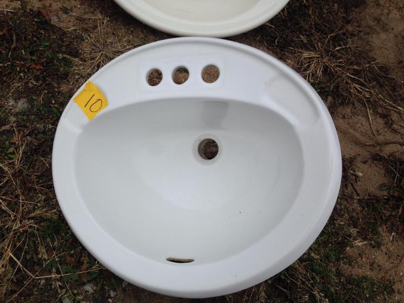 Porcelain sink