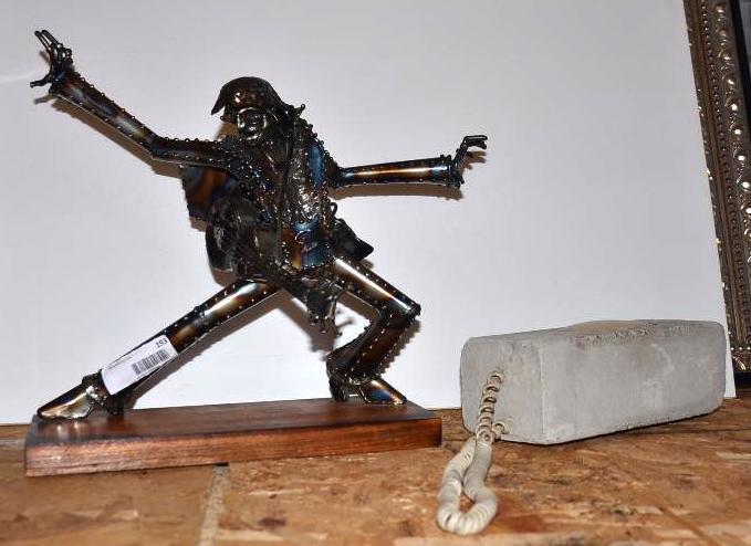 Metal Elvis Art Fixture and 1998 Signed Marth...