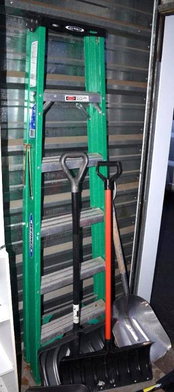 Werner 6 Ladder(lightly used) and shovels...