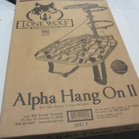 lot 128 image: New Portable Tree Stand