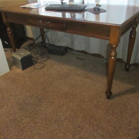 lot 13 image: Library Table