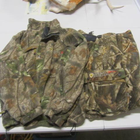 lot 130 image: Scent Blocker Jacket & Pants