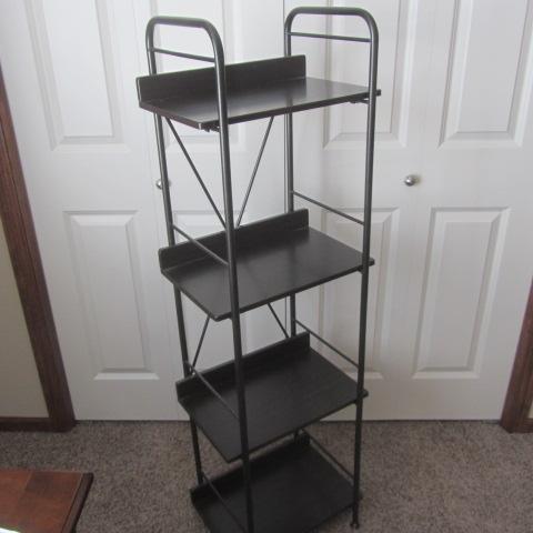 lot 15 image: Metal Shelf