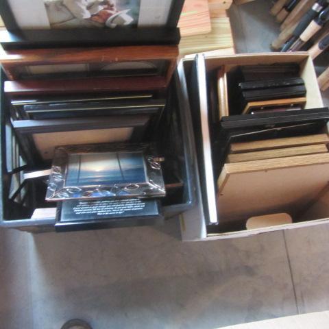 lot 190 image: Photo Frames