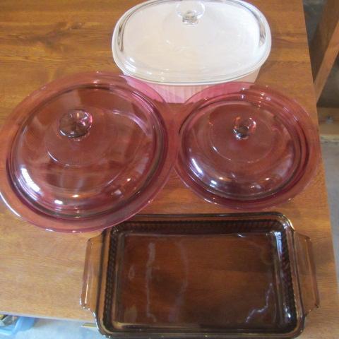lot 194 image: Corning & Glass Baking Dishes