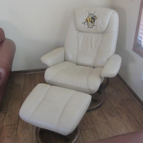 lot 2 image: Safari Club Chair & Ottoman