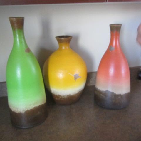 lot 31 image: Three Pieces Pottery