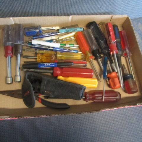 lot 61 image: Screwdrivers, Nut Busters