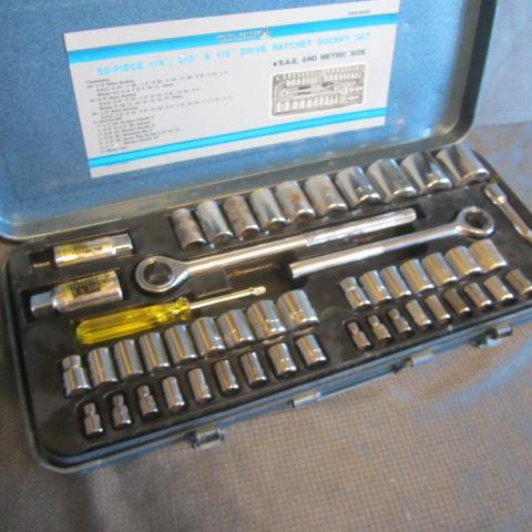 lot 81 image: Socket Set