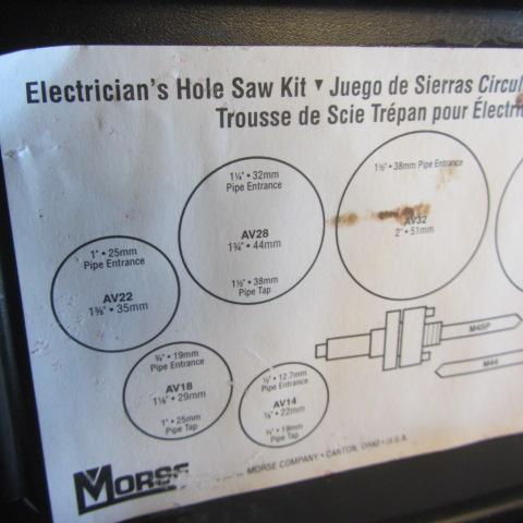 lot 85 image: Hole Saw Kit, Stapler, Knives