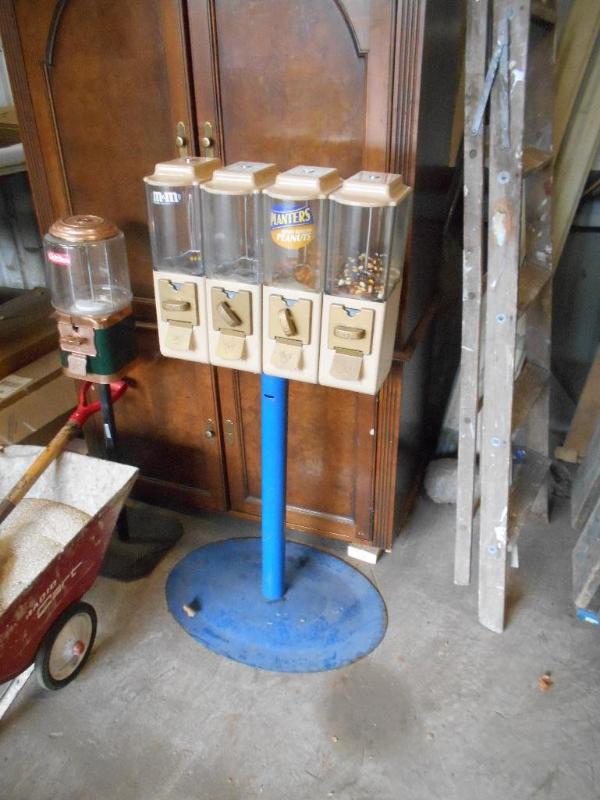 4 Item Vending Machine. Perfect for Candy.