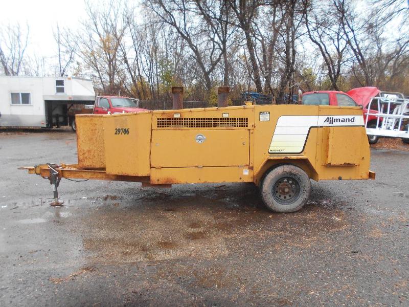 lot 1 image: Allmand Maxi Heat Jobsite  Tent  Festival Heater Trailer