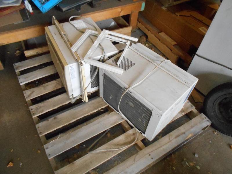 lot 11 image: 2 Air Conditioners