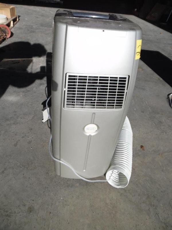 lot 20 image: Portable Air Conditioner