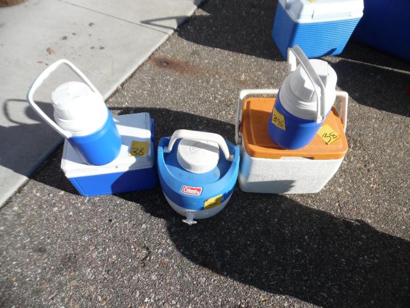 lot 38 image: Coolers and a Thermos