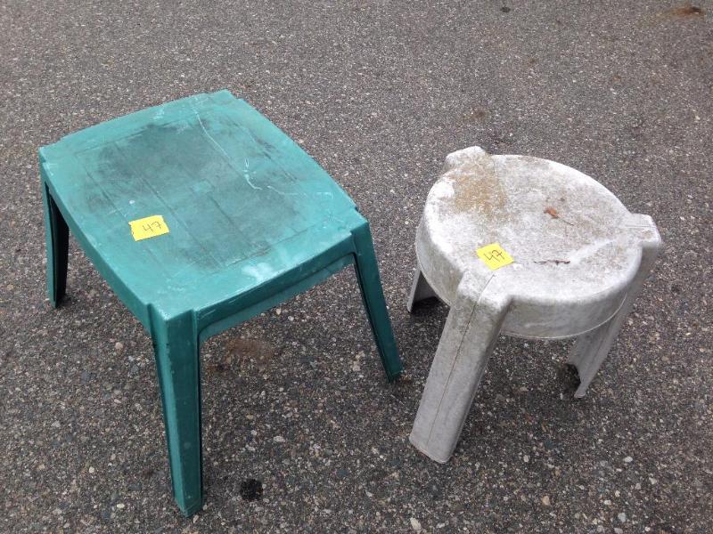 lot 47 image: Outdoor End Table