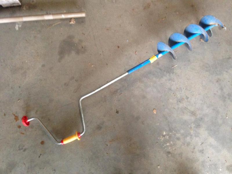 lot 75 image: Ice Hand Auger
