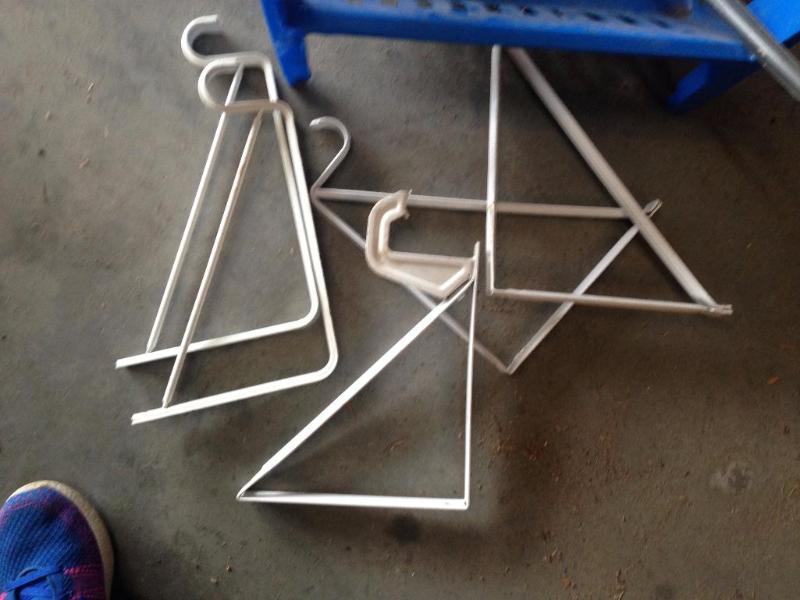 lot 80 image: Shelf Brackets