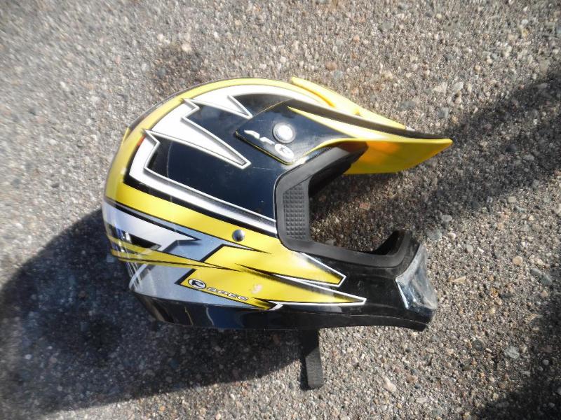 lot 9 image: Helmet