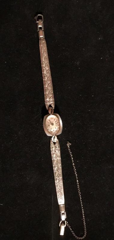 14K Gold Bulova&nbspLadies Watch Needs Winde...