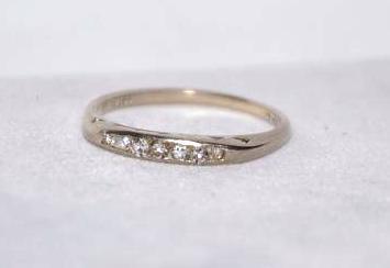 Beautiful 14 K White Gold Princess Diamond Ri...