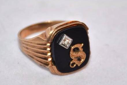 Nice Mens 10K Gold &amp Diamond Ring. Might ...